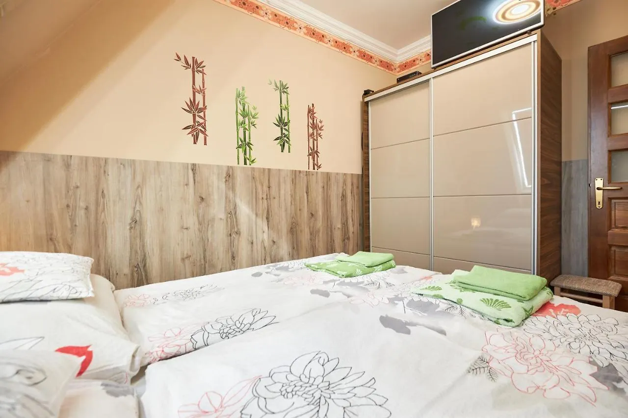 Valentin Deluxe Apartman Hajduszoboszlo Apartment